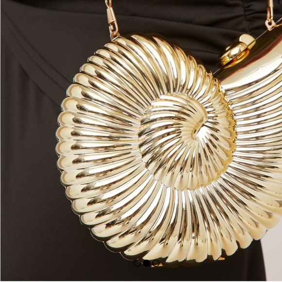 Small gold sea shell purse - Picture 3 of 4